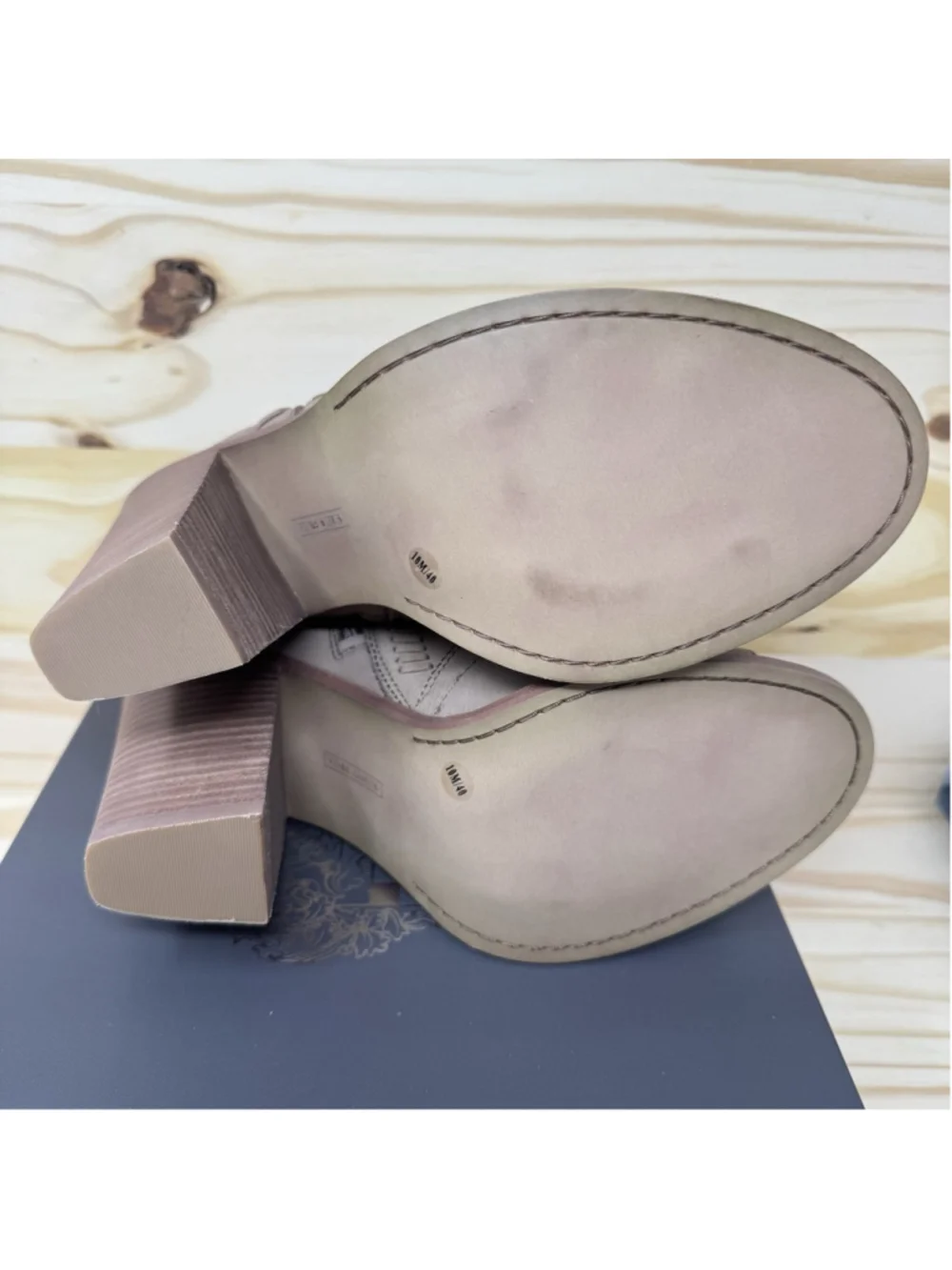 Vince Camuto vince camuto